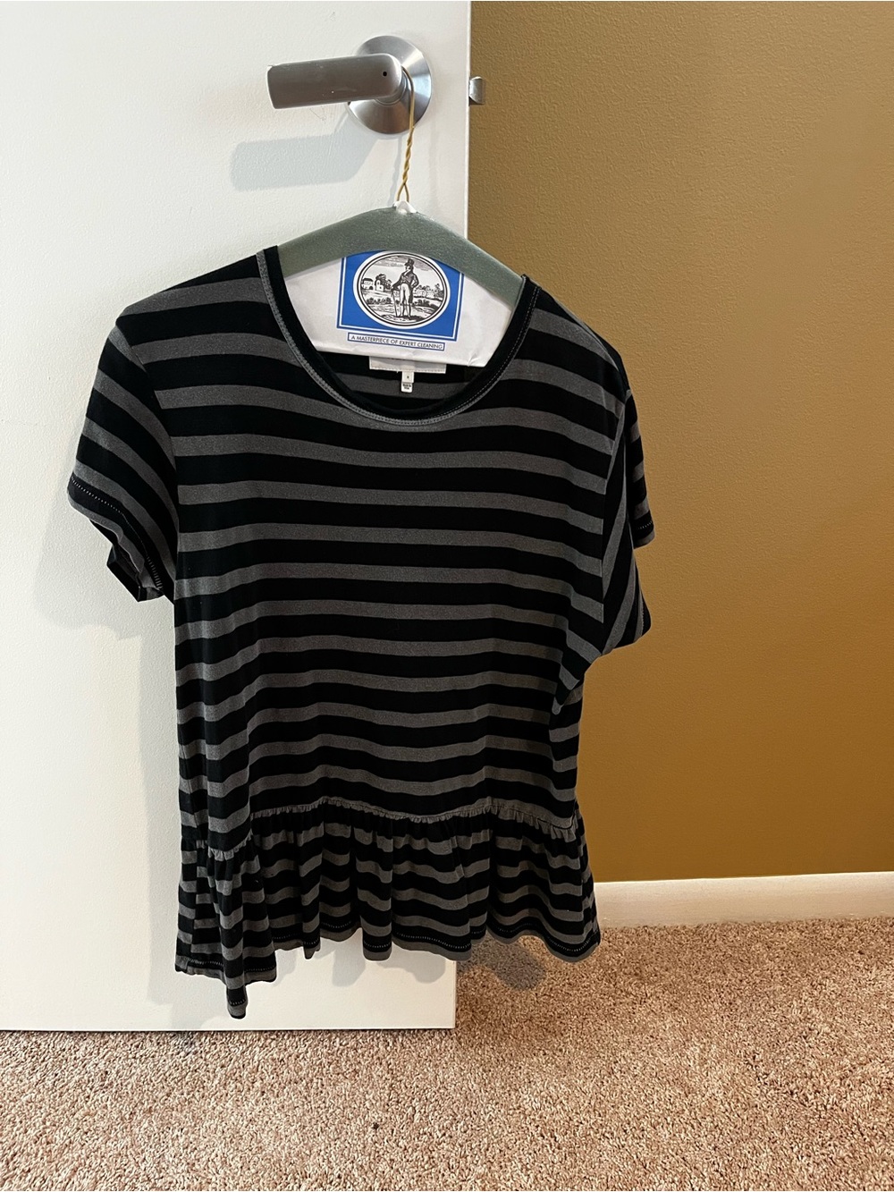 THE GREAT. XS Black & Gray Short Sleeve Peplum Tee
